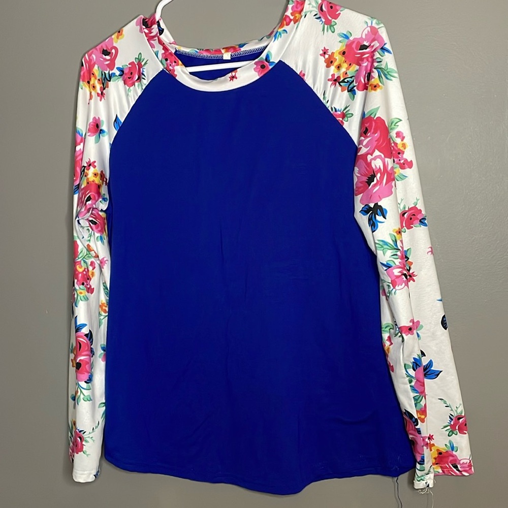 Women’s Large boutique style shirt